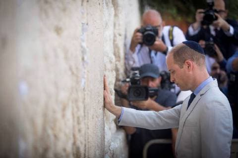 Entertainment Bilder des Tages (180628) -- JERUSALEM, June 28, 2018 -- UK s Prince William visits the Western Wall in the Old City of Jerusalem, on June 28, 2018. ) MIDEAST-JERUSALEM-UK-PRINCE WILLIAM-VISIT JINI 