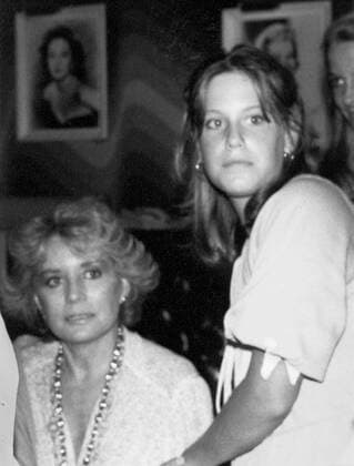 Barbara Walters pictured with her seldom photographed daughter Jacqueline Guber at age 13, at Ted Hook s onstage in New York City. © Nancy Barr Brandon MediaPunch Copyright: xNancyxBarrxBrandonx xMediaPunchx