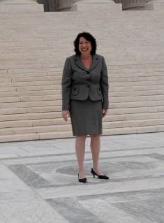 9 8 09 The Supreme Court- Washington DC. Newly confirmed Supreme Court Justice Sonia Sotomayor walks down the Supreme Court steps with Chief Justice Roberts following her Investiture Ceremony.. - Ipol-Globe Photos, Inc. Â© 2009 .I14482CB Washington United States - ZUMAbw2_ 20090908_zaf_bw2_011 Copyright: xChristyxBowex