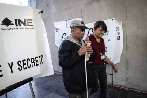 July 1, 2018 - EUM20180701POL11.JPG .CIUDAD DE MEXICO. ElectionsElecciones-CDMX.- Aspectos del inicio de la jornada electoral en la capital del pais este domingo 1 de julio de 2018, en donde se elegira Jefe de Gobierno, alcaldias delegacionales y concejales, ademas de Presidente de la Republica, diputados y senadores. Foto: Agencia EL UNIVERSALJuan Carlos ReyesEELG  - ZUMAu78_ 20180701_zaf_u78_015 Copyright: xElxUniversalx