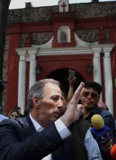 The official candidate of the Institutional Revolutionary Party (PRI), Jose Antonio Meade, attends a Sunday Mass after voting in Mexico City, Mexico, 01 July 2018. The 89 million Mexicans who are on the electoral roll will elect 3,400 public officials, including the president of the country, 128 senators, 500 deputies, eight governors and the head of government of Mexico City. General Elections Mexico 2018 !ACHTUNG: NUR REDAKTIONELLE NUTZUNG!  Copyright: xAlexxCruzx CMX01 20180701-636660747674140154
