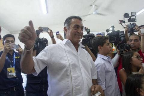 The independent candidate Jaime Rodriguez Calderon, known as El Bronco , votes accompanied by his family in the municipality of Garza Garcia, in Monterrey, Mexico, 01 July 2018. The 89 million Mexicans who are on the electoral roll will elect 3,400 public officials, including the president of the country, 128 senators, 500 deputies, eight governors and the head of government of Mexico City. General Elections Mexico 2018 !ACHTUNG: NUR REDAKTIONELLE NUTZUNG!  Copyright: xSTRx CMX01 20180701-636660749748215453