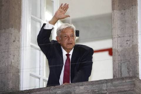 Wahlen in Mexiko - Lopez Obrador ist neuer Präsident July 1, 2018 - EUM20180701POL180.JPG.CIUDAD DE MEXICO.- Election Elecciones-AMLO.- Andres Manuel Lopez Obrador, virtual ganador de las elecciones presidenciales, saluda a sus simpatizantes en su casa de campana, la noche del domingo 1 de julio de 2018. Foto: Agencia EL UNIVERSAL Yadin Xolalpa RCC.  - ZUMAu78_ 20180701_zaf_u78_230 Copyright: xYadinxXolalpaxElxUniversalx