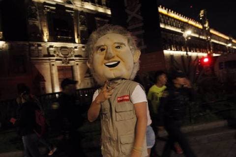 Supporters of leftist leader Andres Manuel Lopez Obrador, from Movimiento Regeneracion Nacional (Morena), celebrate his victory in Mexico City, Mexico, 01 July 2018. Obrador declared his victory as president of Mexico and thanked his opponents for recognizing his electoral triumph. Lopez Obrador declares his victory as president of Mexico !ACHTUNG: NUR REDAKTIONELLE NUTZUNG!  Copyright: xSashenkaxGutierrezx GRAF1753 20180702-636661178356093257