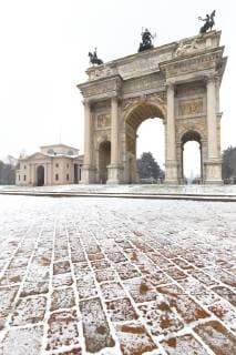 Arch of Peace after a snowfall, Milan, Lombardy, Northern Italy, Italy, Europe Copyright: FrancescoxBergamaschi 1269-83