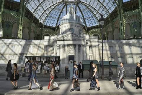 Entertainment Themen der Woche KW26 Entertainment-Bilder der Tages Paris Fashion Week. Défilé Haute Couture Automne-Hiver 2018 19. Chanel. Paris Fashion Week. Haute Couture Fall-Winter Runway 2018 19. Chanel. Chanel, Couture, autumn-winter 2018, Paris, France 228139 2018-07-03 Paris France Lagerfeld, Karl  Copyright: xGuyxMarineaux STAR_228139_152