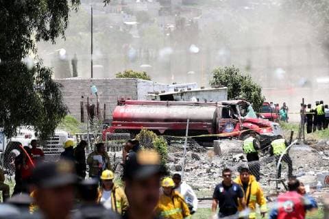 July 5, 2018 - EUM20180705NAC04.JPG.TULTEPEC, Mex.- Explosion-Edomex.- Una serie de explosiones en talleres de fabricacion de pirotecnia en la Saucera, de este municipio del Estado de Mexico, deja al menos 19 personas fallecidas y 40 lesionadas. Al lugar acudieron los cuerpos de emergencia, asi como policias estatales y elementos del Ejercito Mexicano. Foto: Agencia EL UNIVERSAL RCC  - ZUMAu78_ 20180705_zaf_u78_033 Copyright: xValentexRosasx