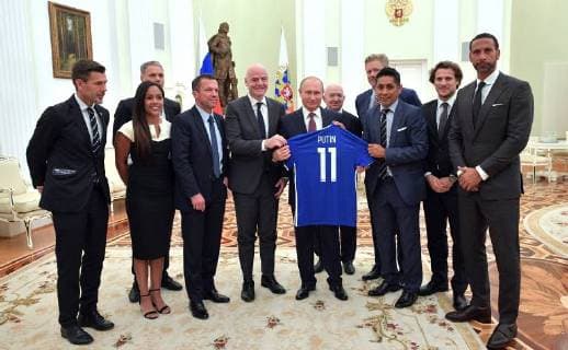 News Bilder des Tages July 6, 2018. - Russia, Moscow. - Russian President Vladimir Putin during a meeting with world football legends. KremlinxPool 