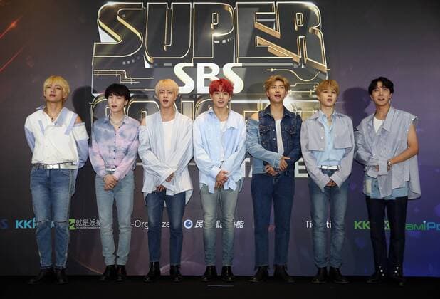 **TAIWAN OUT**Members of South Korean boy band Bangtan Boys, also known as BTS, pose during a press conference for the SBS Super Concert in Taipei, Taiwan, 7 July 2018. *** Local Caption *** MAMAMOO, BTS and iKON heat up press conference for SBS Super Concert 