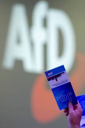 Voting Open ballot Voting cards general Feature Random motive AFD Federal Party Congress 2018 am 30 06 2018 in Augsburg M A S S E A U S S U R G Germany