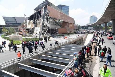 July 12 2018 Mexico City Mexico A newly opened shopping mall in Mexico City Artz Pedregal Shopping Mall has partially collapsed after structural problems apparently led the malls operators to evacuate the area No casualties were reported Mexico City Mexico  - ZUMAu78_ 20180712_zaf_u78_032 Copyright: xElxUniversalx