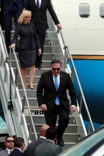 US Secretary of State, Mike Pompeo (C), and US National Security Secretary, Kirstjen Nielsen (C behind) arrive in Mexico City, Mexico, 13 July 2018. US Secretary of State, Mike Pompeo arrived in Mexican capital to meet with Mexican President-elect Andres Manuel Lopez Obrador (unseen) and outgoing Mexican President, Enrique Pena Nieto (unseen). US Secretary of State, Mike Pompeo, visits Mexico City !ACHTUNG: NUR REDAKTIONELLE NUTZUNG!  Copyright: xJosexMendezx MEX30 20180713-636671025460418879