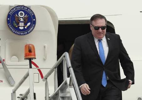 US Secretary of State Mike Pompeo arrives in Mexico City, Mexico, 13 July 2018. US Secretary of State Mike Pompeo arrived in Mexico along a delegation of public servants to meet outgoing president Enrique Pena Nieto and President-elect Andres Manuel Lopez Obrador in order to establish the bilateral relations in this new era. US Secretary of State arrives in Mexico to meet Lopez Obrador !ACHTUNG: NUR REDAKTIONELLE NUTZUNG!  Copyright: xJosexMendezx MEX08 20180713-636671038349980727