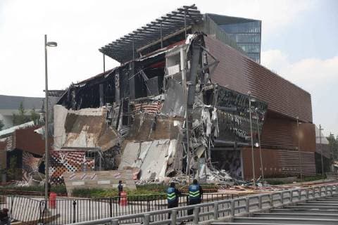 Mexiko, Einsturz eines neuen Einkaufszentrums in Mexiko-Stadt July 13, 2018 - EUM20180713SOC04.JPG.CIUDAD DE MEXICO, CollapseDerrumbe-CDMX.- 13 de julio de 2018. Aspectos de Plaza Artz en Periferico, a la altura de la colonia Pedregal sur, delegacion Ãlvaro Obregon; la cual se mantiene acordonada y vigilada, luego de que este jueves sufriera un derrumbe. Foto: Agencia EL UNIVERSALAriel OjedaMAR.  - ZUMAu78_ 20180713_zaf_u78_036 Copyright: xElxUniversalx