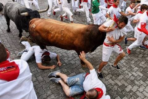 News Themen der Woche KW28 News Themen der Woche News Bilder des Tages Several runners are chased by some bulls during the eight and last bullrun of 2018 Sanfermines festival, in Pamplona, Spain, 14 July 2018. Last bullrun of 2018 Sanfermines festival !ACHTUNG: NUR REDAKTIONELLE NUTZUNG!  Copyright: xDanielxFernandezx GRAF137 20180714-636671690801249357