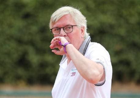 Tennisduell politics against economy Hartmut Moellring Braunschweig