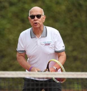 Tennisduell politics against economy Herbert Hohmann Braunschweig