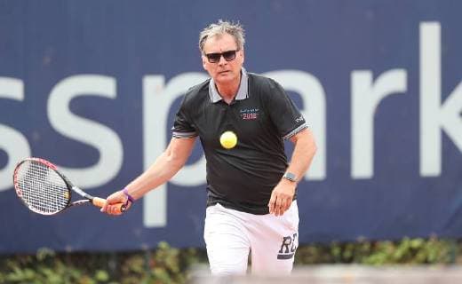Tennis duel politics against economics Steffen Mueller Braunschweig