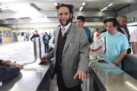 July 14 2018 EUM20180714SOC15 JPG CITY OF MEXICO TransportTransporte Metro Wolverine July 14, 2018 Mauricio Nares driver of Line 3 of the Collective Transportation System STC Metro considered the Mexican Wolverine and the friendliest driver seeks to awaken civility in the passengers Photo Agency EL UNIVERSALAriel OjedaEELG  - ZUMAu78_ 20180714_zaf_u78_091 Copyright: xElxUniversalx