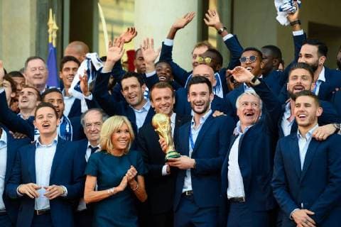 Arrivals at the reception at the Elysee in honor of the French football team World Champion 2018 Didier Deschamps (Coach of the France football team);Noël Le Graët;Hugo Lloris;Emmanuel Macron;Brigitte Macron Paris France  592627