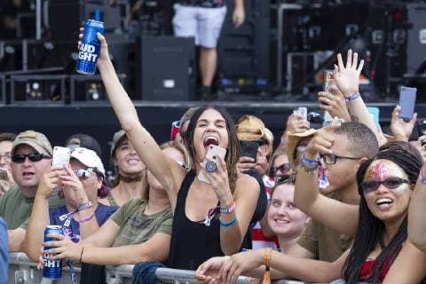 July 21, 2018 - Brooklyn, Michigan, U.S - Fans watch WALKER HAYES perform at the Faster Horses Country Music Festival. Brooklyn U.S. - ZUMAm242 20180721_zap_m242_006 Copyright: xScottxMapesx