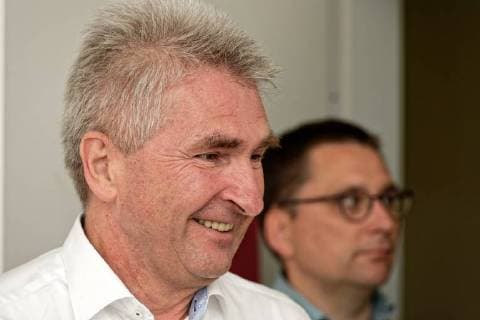 Press breakfast for the Founder Award 2017 at the Startup IOX LAB Image NRW Economic and Digital Minister Prof Dr Andreas Pinkwart who attended the startup IOX LAB Founder Award Winner 2017 He was accompanied by NRW Bank Chairman Eckhard Forst and Prof Dr Christine Volkmann UNESCO Chair for Entrepreneurship at the University of Wuppertal and Jury Chair of the Gründe