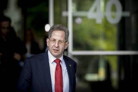 Hans-Georg Maassen, Praesident des Bundesamtes fuer Verfassungsschutz (BfV) verlaesst die Bundespressekonferenz nach der Vorstellung des Verfassungsschutzberichtes 2017. 24.07.2018. Berlin Deutschland *** Hans Georg Maassen President of the Federal Office for the Protection of the Constitution BfV leaves the Federal Press Conference after the presentation of the constitution protection report 2017 24 07 2018 Berlin Germany Copyright: xFelixxZahnx
