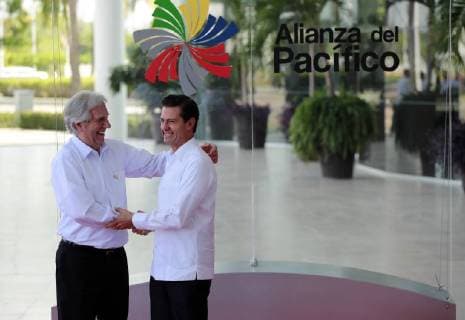 Mexican President Enrique Pena Nieto (R) welcomes the Uruguayan President Tabare Vazquez (L) during the 13th Summit of the Pacific Alliance in Puerto Vallarta, Mexico, 24 July 2018. The Summit is being held this July 23 and 24 in the resort of Puerto Vallarta, in the Mexican Pacific. 13th Summit of the Pacific Alliance, in Mexico !ACHTUNG: NUR REDAKTIONELLE NUTZUNG!  Copyright: xJosexMendezx MEX01 20180724-636680545791596864