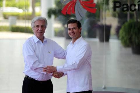 Mexican President Enrique Pena Nieto (R) welcomes the Uruguayan President Tabare Vazquez (L) during the 13th Summit of the Pacific Alliance in Puerto Vallarta, Mexico, 24 July 2018. The Summit is being held this July 23 and 24 in the resort of Puerto Vallarta, in the Mexican Pacific. 13th Summit of the Pacific Alliance, in Mexico !ACHTUNG: NUR REDAKTIONELLE NUTZUNG!  Copyright: xJosexMendezx MEX01 20180724-636680555386466672