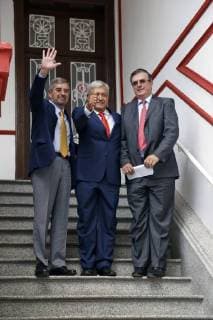 July 26, 2018 - EUM20180726POL05.JPG.CIUDAD DE MEXICO.- TransitionTransicion- Juan Ramon de la Fuente.- En conferencia de prensa afuera de su casa de transicion, Andres Manuel Lopez Obrador (centro), virtual presidente electo, acompanado de Marcelo Ebrard (der.), propuesto como canciller, invitan a Juan Ramon de la Fuente (izq.), ex rector de la UNAM, para ser embajador de Mexico en la Organizacion de las Naciones Unidas (ONU), este 26 de julio de 2018. Foto: Agencia EL UNIVERSALAgustin SalinasEELG  - ZUMAu78_ 20180726_zaf_u78_026 Copyright: xElxUniversalx