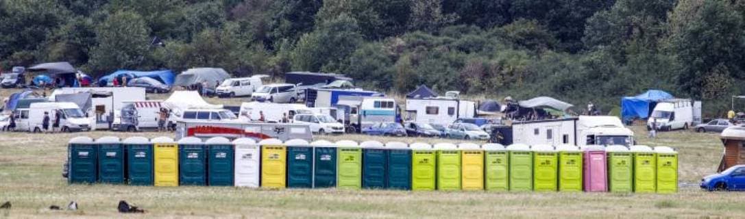 News Bilder des Tages Participants of unannounced music event in protected landscape area, near Chuderov, Usti Nad Labem, Czech Republic, left the area on July 27, 2018, under observation of the Czech state police. (CTKxPhoto OndrejxHajek) CTKPhotoP201807270808601  HAJ 10