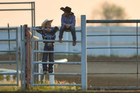 News-Bilder des Tages July 28, 2018 - Bonnyville, Canada - Young cowboys seen on the opening day of Bonnyville Pro Rodeo..On Friday, July 27, 2018, in Bonnyville, Alberta, Canada. Bonnyville Canada  - ZUMAn230 20180728_zaa_n230_074 Copyright: xArturxWidakx