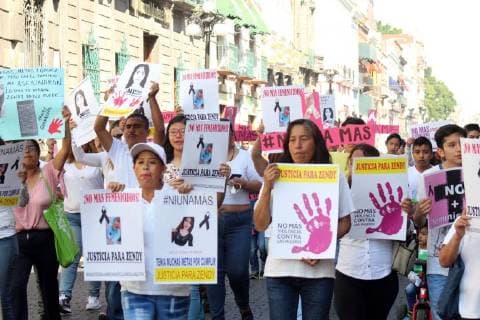 July 29, 2018 - EUM20180729NAC02.JPG.PUEBLA, Pue.- Protest Protesta-Puebla.-29 de julio 2018.- Familiares y ciudadanos marcharon nuevamente este domingo por calles del centro de esta capital, en protesta por la muerte de Zendy Guadalupe Flores, estudiante de 16 anos que fue asesinada el pasado 11 de julio. Exigen el esclarecimiento del feminicidio. Foto: Agencia EL UNIVERSAL RCC.  - ZUMAu78_ 20180729_zaf_u78_059 Copyright: xOmarxContrerasx