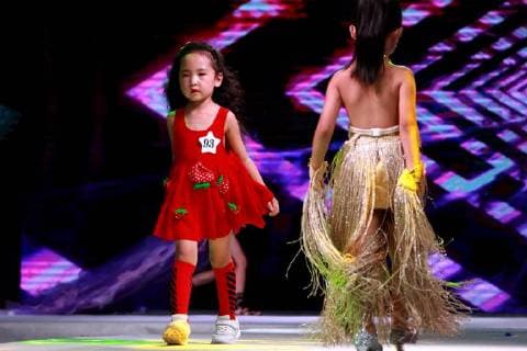 Kid model contest held in Central China The kid model contest is held in Zhengzhou, central China s Henan Province. CHINA OUT Zhengzhou Zhengzhou China  YuanxXiaoqiang
