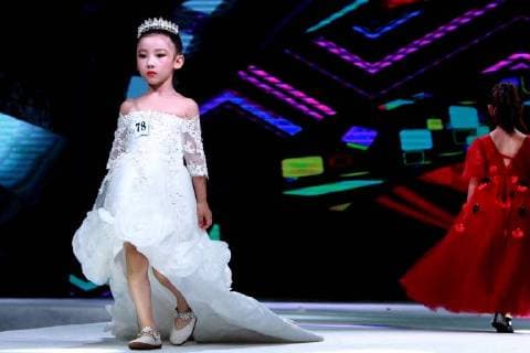 Kid model contest held in Central China The kid model contest is held in Zhengzhou, central China s Henan Province. CHINA OUT Zhengzhou Zhengzhou China  YuanxXiaoqiang