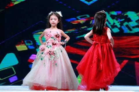 Kid model contest held in Central China The kid model contest is held in Zhengzhou, central China s Henan Province. CHINA OUT Zhengzhou Zhengzhou China  YuanxXiaoqiang