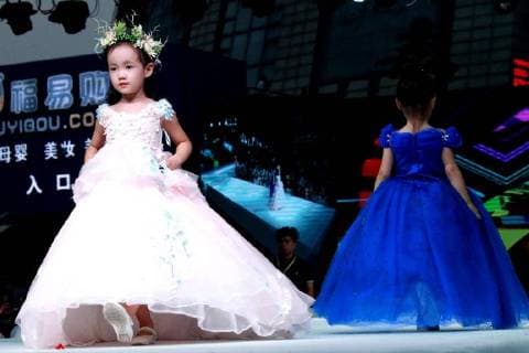 Kid model contest held in Central China The kid model contest is held in Zhengzhou, central China s Henan Province. CHINA OUT Zhengzhou Zhengzhou China  YuanxXiaoqiang