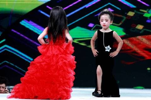 Kid model contest held in Central China The kid model contest is held in Zhengzhou, central China s Henan Province. CHINA OUT Zhengzhou Zhengzhou China  YuanxXiaoqiang