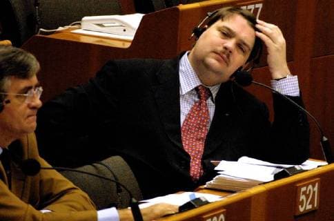 BRU06 - - BRUSSELS, BELGIUM: German European parliament member of the PPE group, Bernd Posselt (R), pictured during the voting session of the European parliament on Thursday 1 March 2001, in Brussels. GERARDxCERLES  x605010x
