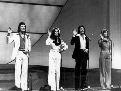 BRU00 - - THE HAGUE, NETHERLANDS: The winners of the Eurosong contest of 1976, Britain s Brotherhood of Man , perform Save your kisses for me .  x946255x