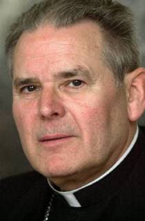 BELGIAN RELIGIOUS LEADERS BRU12 - - BRUGGE, BELGIUM: Mgr. Roger Vangheluwe bishop of Brugge, pictured 22 June 2001 at the episcopal Palace of Brugge. HERWIGxVERGULT  x667928x