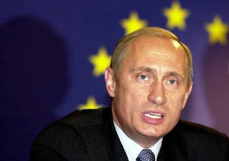 BRU35 - - BRUSSELS, BELGIUM: Russian President Vladimir Putin gives a joint press conference with European Commission President Romano Prodi after the EU-Russia summit, Wednesday 03 October 2001. Putin will meet later this day NATO Secretary General George Robertson. OLIVIERxHOSLET  x733623x
