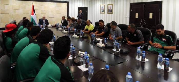 August 5, 2018 - Ramallah, West Bank, Palestinian Territory - Palestinian Prime Minister Rami Hamdallah, meets with the Iraqi team for football in the West Bank city of Ramallah on August 5, 2018 Ramallah Palestinian Territory - ZUMAap3_ 20180805_zaf_ap3_005 Copyright: xPrimexMinisterxOfficex