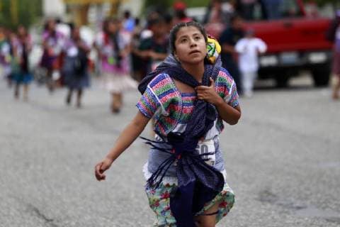 Barefoot or wearing huaraches, with clothes from the region and carrying on the back a basket of tortillas weighing up to 5 kilos, dozens of indigenous women participate in the traditional Tortilla Race, in the city of Tehuacán, in the state of Puebla, Mexico, on 5 August 2018. Some 330 women honor the traditional Mexican tortilla with a career !ACHTUNG: NUR REDAKTIONELLE NUTZUNG!  Copyright: xHildaxRiosx MEX40 20180806-636691137509757559