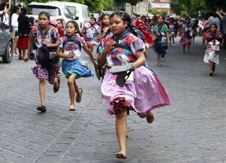 Barefoot or wearing huaraches, with clothes from the region and carrying on the back a basket of tortillas weighing up to 5 kilos, dozens of indigenous women participate in the traditional Tortilla Race, in the city of Tehuacán, in the state of Puebla, Mexico, on 5 August 2018. Some 330 women honor the traditional Mexican tortilla with a career !ACHTUNG: NUR REDAKTIONELLE NUTZUNG!  Copyright: xHildaxRiosx MEX40 20180806-636691137520070216
