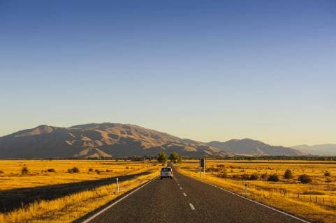 Highway on the way to Twizel South Island New Zealand Oceania Copyright: imageBROKER/MichaelxRunkel iblrun04725058.jpg
