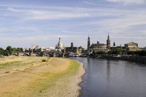 News Bilder des Tages Niedrigwasser 2018, Dresden, Sachsen, Deutschland, Europa *** Low Water 2018 Dresden Saxony Germany Europe