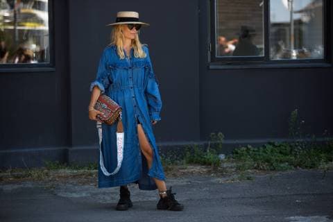 Entertainment Bilder des Tages A chic showgoer attending the Resume runway show during Copenhagen Fashion Week - Aug 7, 2018 - CPHFW: Spring 2019 Street Style Day 1, Copenhagen Denmark  Copyright: xZachxChasex h_00534022