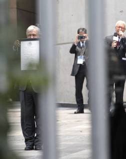 Mexiko, Oberstes Gericht bestätigt Wahl Obradors Mexican President-elect Andres Manuel Lopez Obrador shows his majority certificate as he arrives at the Electoral Court of the Federation s Judicial Power, in Mexico City, Mexico, 08 August 2018. The Court validated the Mexican election and Obrador s victory. Mexican court declares Lopez Obrador President-elect after validating election !ACHTUNG: NUR REDAKTIONELLE NUTZUNG!  Copyright: xMarioxGuzmanx MEX05 20180808-636693619415977304