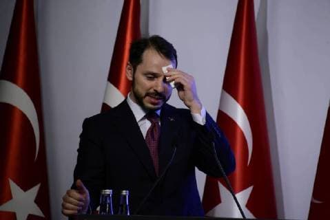 News Bilder des Tages Turkish Treasury and Finance Minister, son-in-law of President Recep Tayyip Erdogan, Berat Albayrak makes a press conferance about the new economy model of country at Dolmabahce Palace, Istanbul, Turkey, 10th of August, 2018. Today, Turkish Lira hit a record low against major currencies, recording 6.00 liras against US dollar and 7.00 liras against Euro. The Turkish currency had plunged by almost 30 percent against the US dollar since the end of last year.  Copyright: MustafaxAlkac 16082601